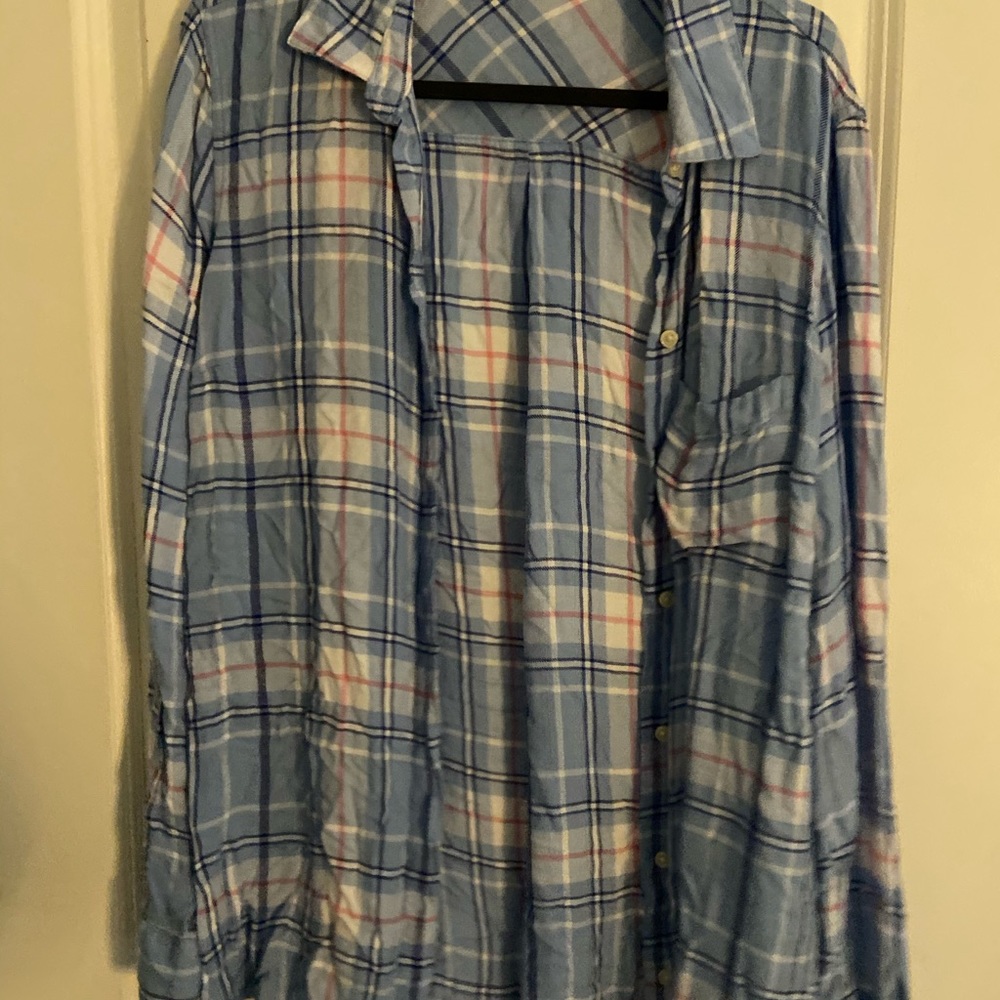 Plain long sleeve shirt